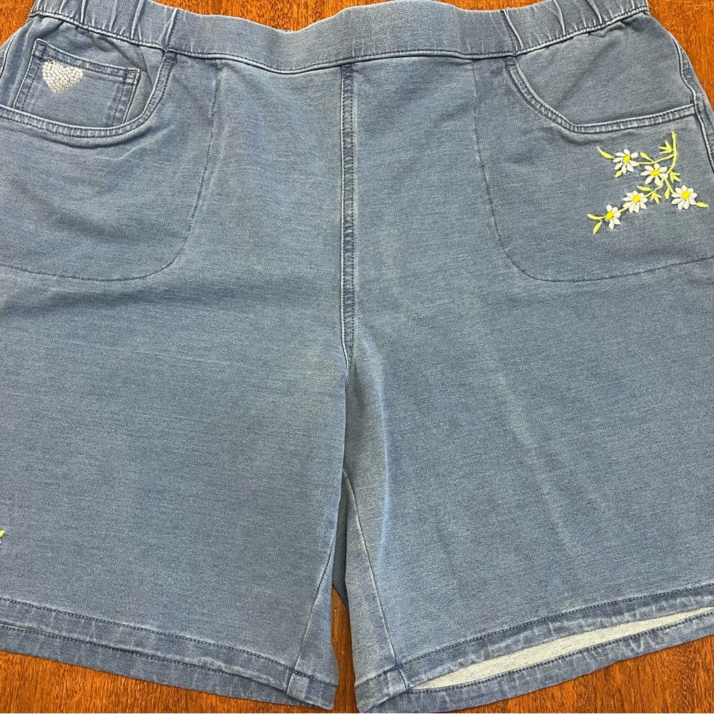 Quacker Factory Blue Jean Shorts with Floral Accents 1X